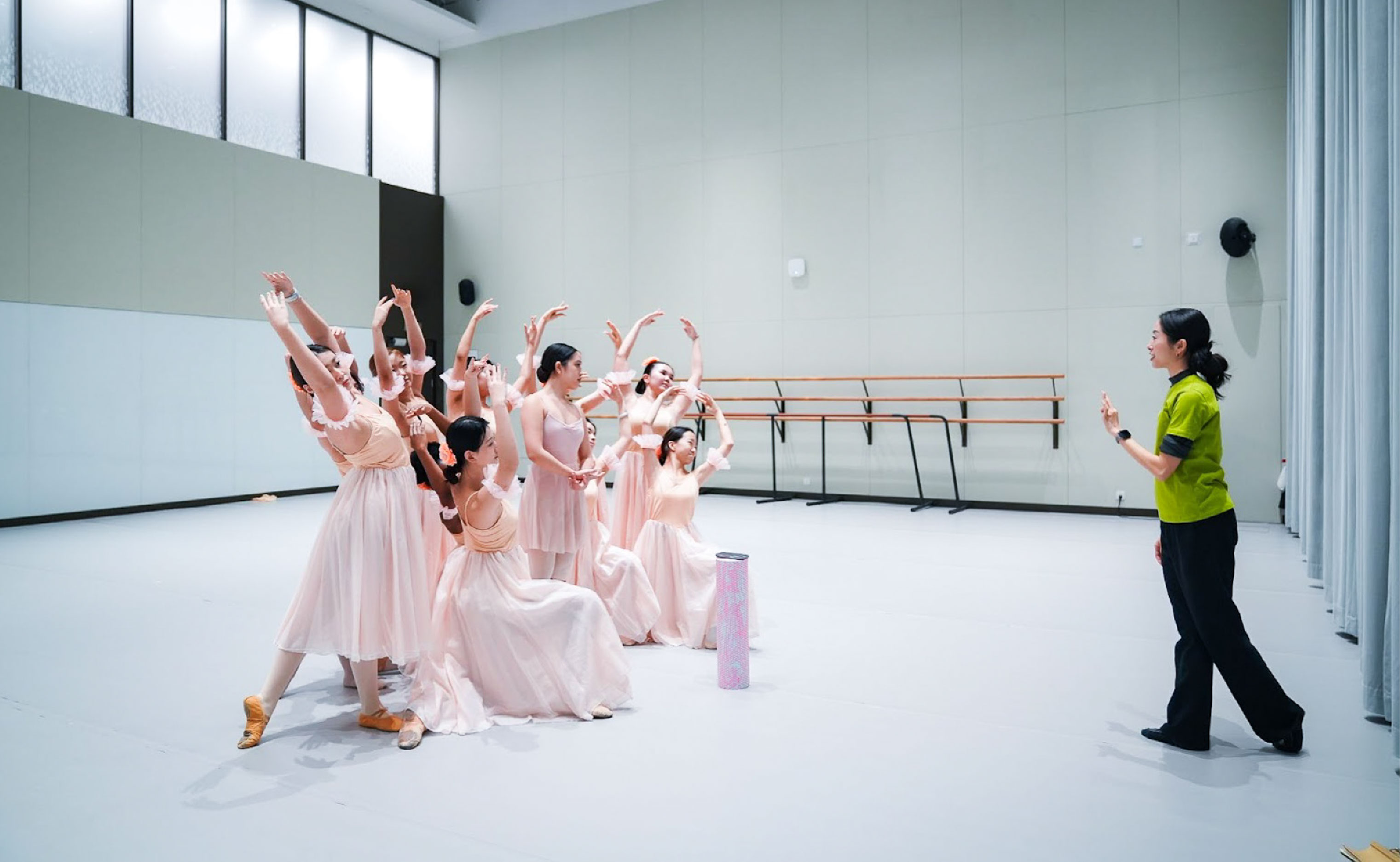  Tao Siye teaching a ballet class at NYU Shanghai.