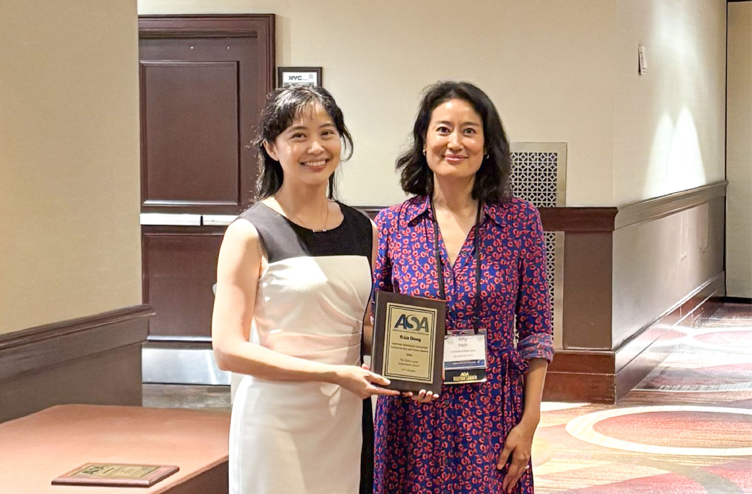 yi-lin chiang receives award