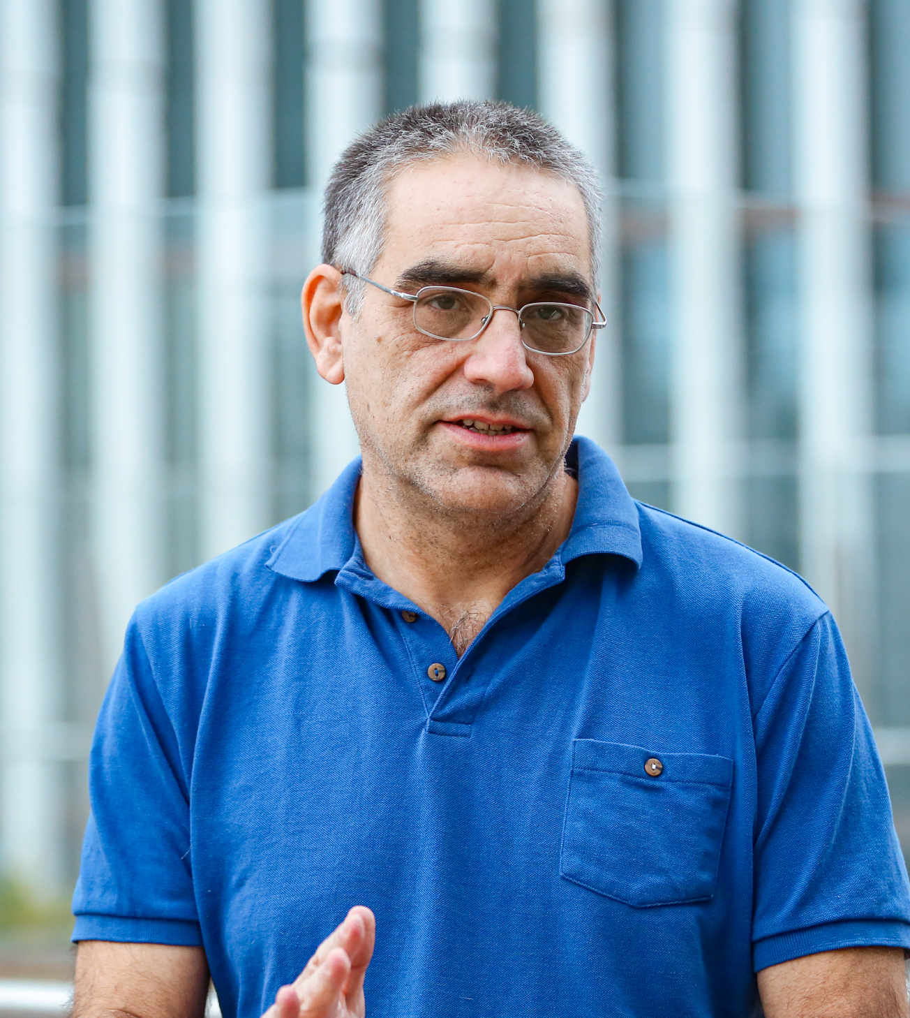 A headshot of Professor Alejandro Ramírez