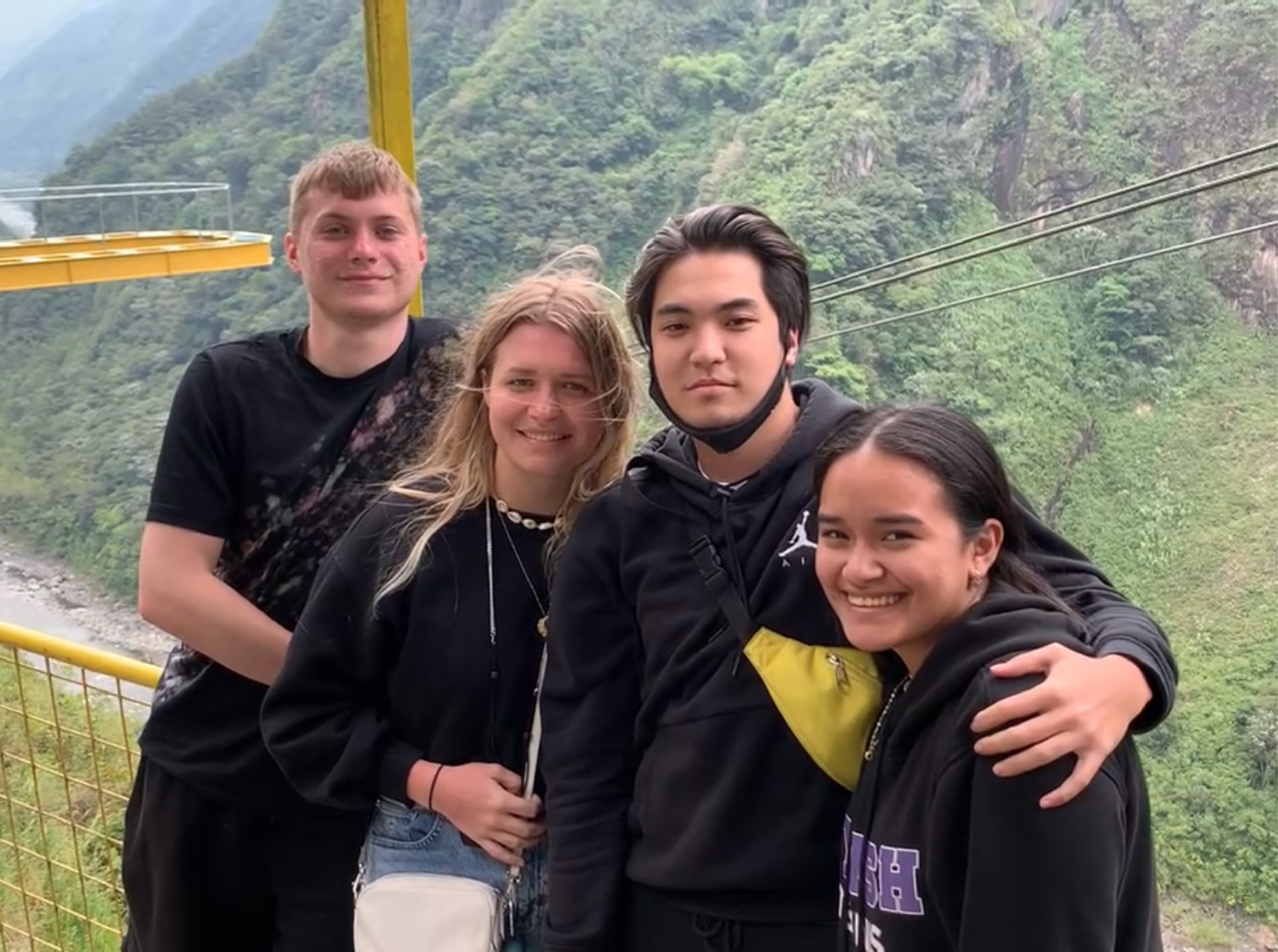 ariana and friends in ecuador