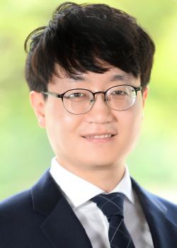 Associate Professor of Physics, NYU Shanghai; Global Network Associate Professor, Department of Physics, Faculty of Arts and Science, NYU