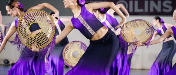 Left to right: Xie Zhiqing ’29 and Angela Xi ’26 performing “Bamboo Forest” for the class Dances of Southern China.