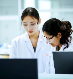 When Non-Science Majors Step Into the Science Lab