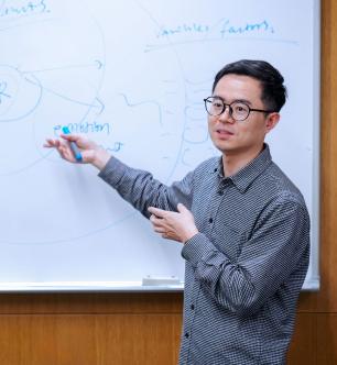 上纽大心理学副教授崔丽弦：在情绪的世界里，做耐心的慢行者