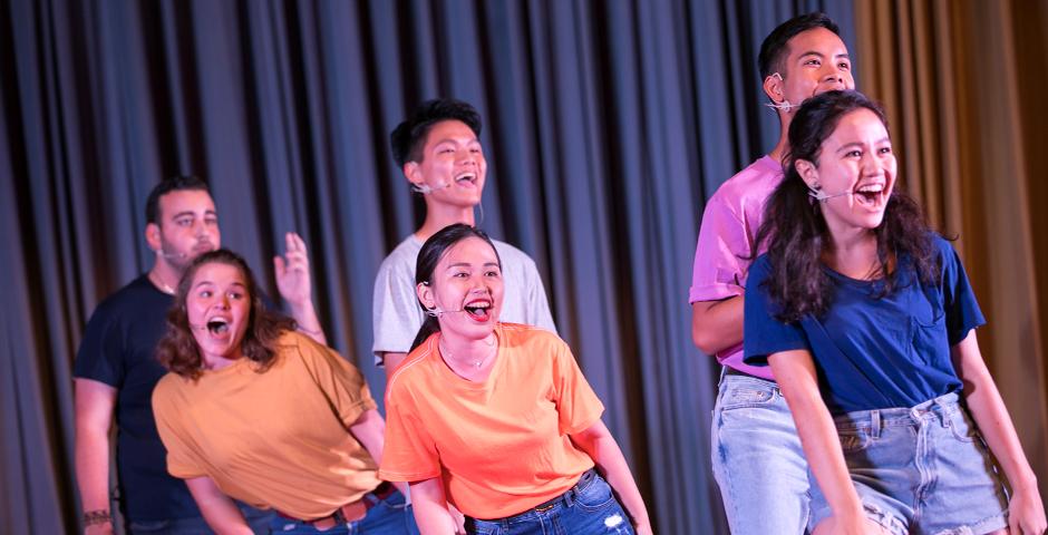 Friday, Sept. 8- NYU President Andrew Hamilton stopped over in Shanghai for a warm welcome to the Class of 2021, followed by the 2017 NYU Shanghai Reality Show —an amalgam of high-energy hilarity mixed with gritty realness.