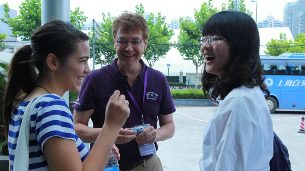 Class of 2018 Move In Day. August 16, 2014. (Photo by Rhine Lu)