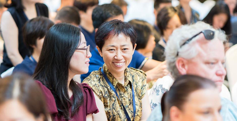 8月26日（周六），上海纽约大学2021届新生开学典礼举行，来自47个国家的345名学生正式迈入大学生活。未来四年中，他们会在上纽大播下新的希望，四年后，收获努力耕耘的果实。（摄影：NYU Shanghai）