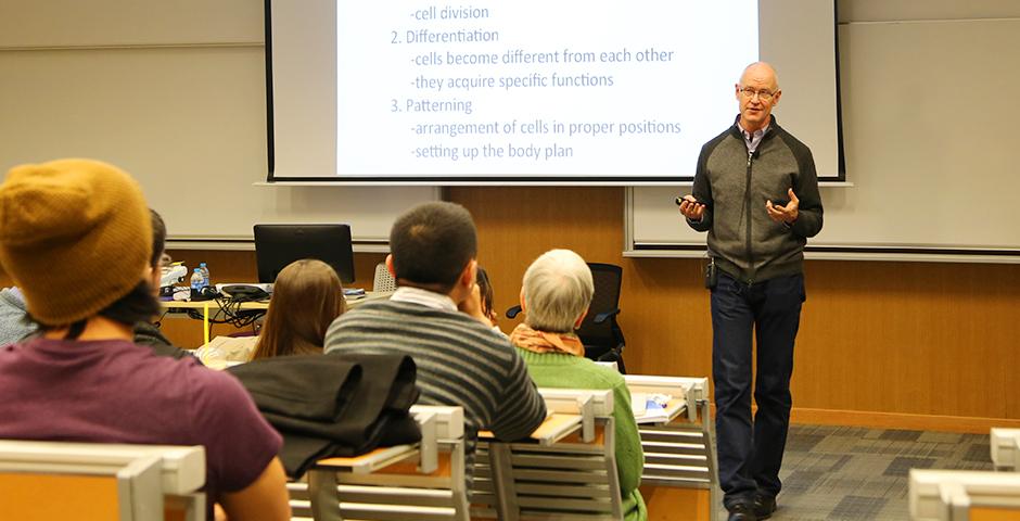 Professor Stephen Small discussed the molecular mechanisms in gene expression on February 17. (Photo by: Xinyi Xu)