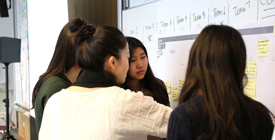 The first-ever DBS Digital Express Challenge at NYU Shanghai provides participants with Design Thinking and Lean Startup methodology training. January 23, 2015. (Photo by Tina Xu)