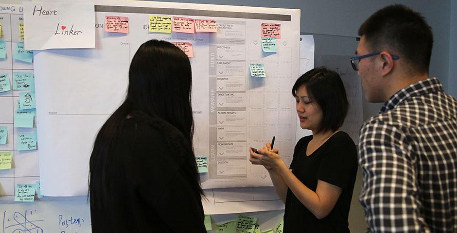 The first-ever DBS Digital Express Challenge at NYU Shanghai provides participants with Design Thinking and Lean Startup methodology training. January 23, 2015. (Photo by Tina Xu)