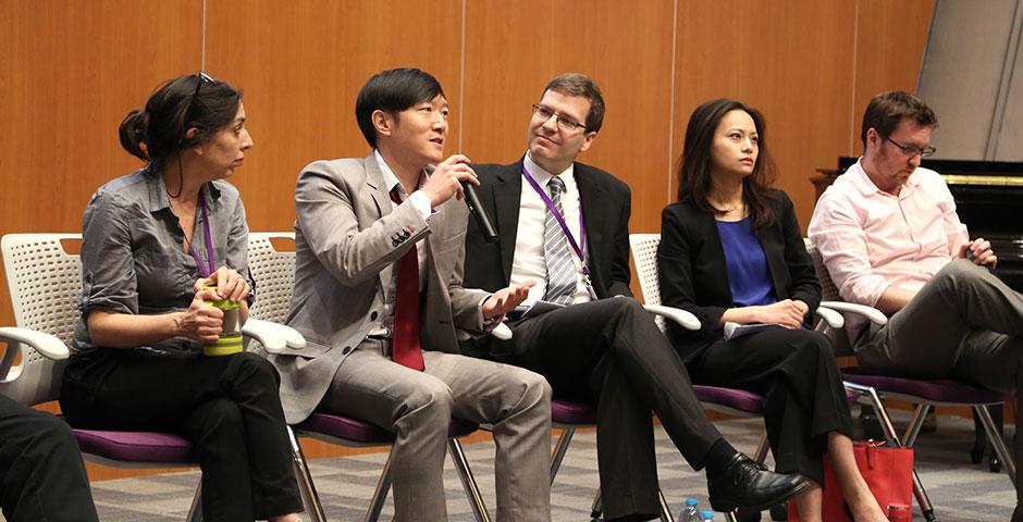 NYU Shanghai's first-ever graduate school panel featured faculty and professionals who provided advice on applying to and attending graduate programs in law, medical, business, and research doctorates. This was followed by a mixer, where panelists and students mingled and chatted. April 24, 2015. (Photo by Fred Wu)