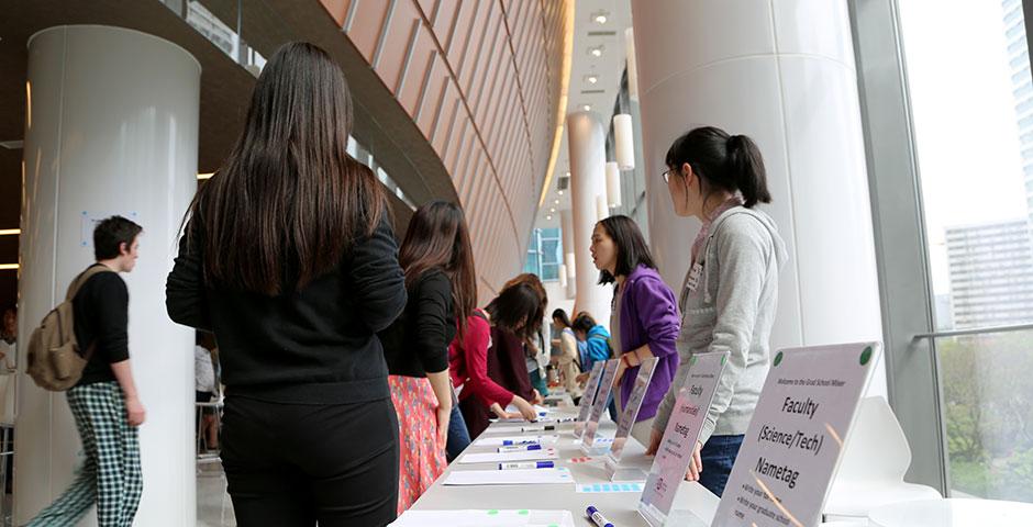 NYU Shanghai's first-ever graduate school panel featured faculty and professionals who provided advice on applying to and attending graduate programs in law, medical, business, and research doctorates. This was followed by a mixer, where panelists and students mingled and chatted. April 24, 2015. (Photo by Fred Wu)