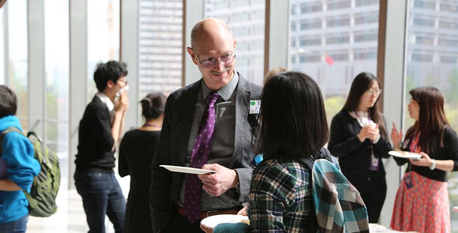 NYU Shanghai's first-ever graduate school panel featured faculty and professionals who provided advice on applying to and attending graduate programs in law, medical, business, and research doctorates. This was followed by a mixer, where panelists and students mingled and chatted. April 24, 2015. (Photo by Fred Wu)