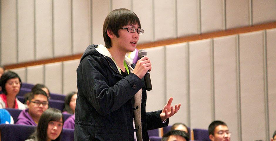 Candidates for the Class of 2019 experience NYU Shanghai through weekends of unique activities with current students, faculty, and staff. February-March 2015. (Photo by Sunyi Wang)