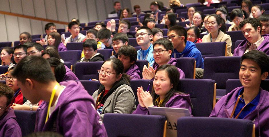 Candidates for the Class of 2019 experience NYU Shanghai through weekends of unique activities with current students, faculty, and staff. February-March 2015. (Photo by Sunyi Wang)