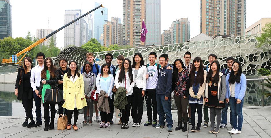Students visit the Shanghai Natural History Museum at its new site in Jing’an Sculpture Park. April 26, 2015.