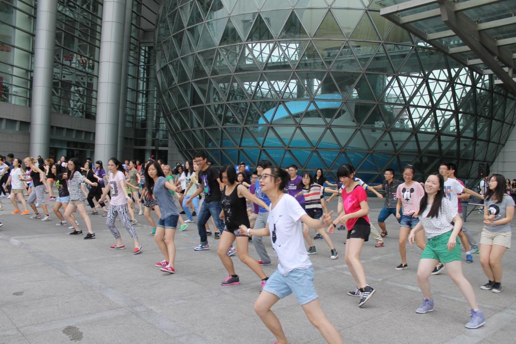 Flash Mob, 08/31/2014. (Photo by Kylee M Borger)