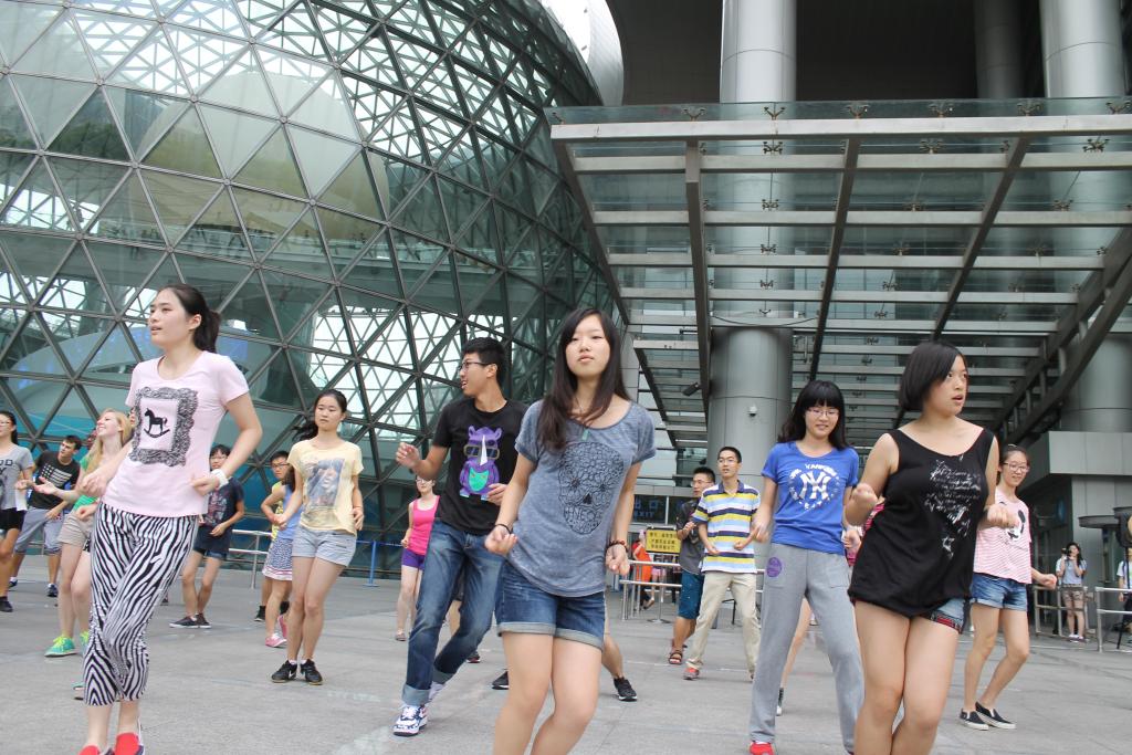 Flash Mob, 08/31/2014. (Photo by Kylee M Borger)