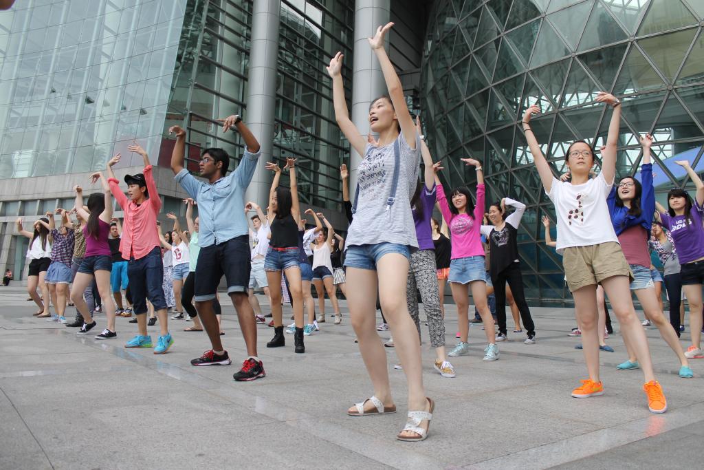 Flash Mob, 08/31/2014. (Photo by Kylee M Borger)
