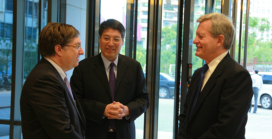 U.S. Ambassador Max Baucus Visits NYU Shanghai, October 7, 2014. (Photo by Rhine LU)