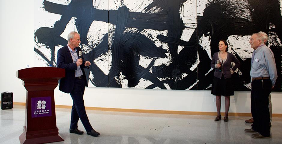 NYU Shanghai students met with the Nobel Laureate Michael Spence on Oct. 27, 2015.  (Photo by: Leidy Tapasco)