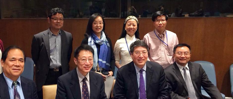2015年5月21－22日， 上海纽约大学校长俞立中应邀分别在联合国及纽约华美协进社演讲。俞校长在演讲中以上海纽约大学的全球化教育为主题， 对全球化时代的高等教育改革与创新作了深入探讨。 (摄影：毕蔚）
