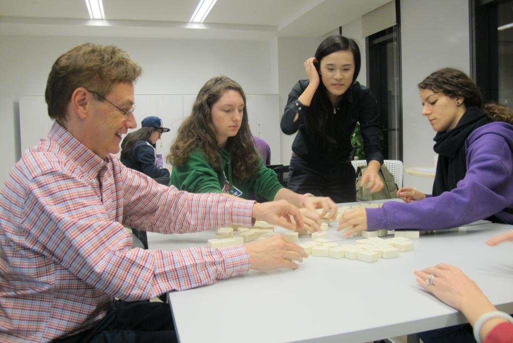 This Single’s Day, faculty, staff and students practiced their skills and their mandarin by playing Mahjong, a Chinese game that dates back to the Ming era when it was invented supposedly by Admiral Zheng He ‘s ship crew to liven up their long sea voyages.