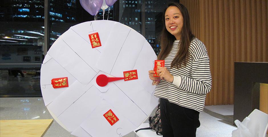 In the spirit of Chinese New Year, students were able to catch up with friends after winter break at the Welcome Back party, celebrating with traditional red envelopes packed with sweet goodies, and challenging friends with a creative basketball hoop dragon’s head game. (Photos by: NYU Shanghai)