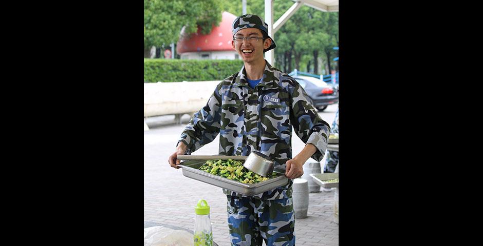 2015年5月23日—6月1日，上海纽约大学学生在东方绿洲军训。(摄影： 胡怡凡，朱惟诚，吴宜伦)