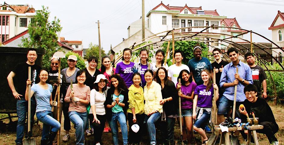 Community Service-in Chongming Island with Will Foundation (Photo by Sunyi Wang)