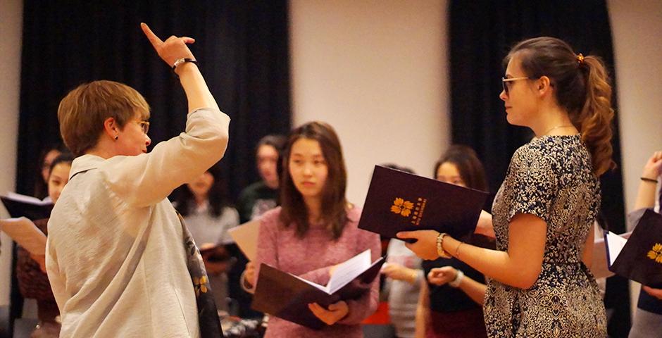 A choral rehearsal under the direction of Professor Dianna Heldman erupted into a rainstorm of reverberant voices. (Photo by: NYU Shanghai)