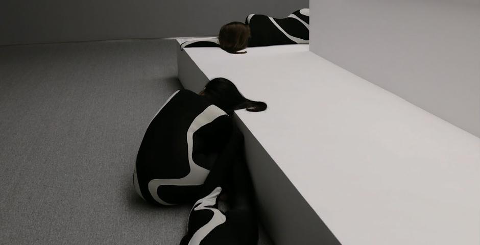 罗红玫的作品从建筑及艺术中获得启发，创造出用编舞叙事以及进行创造性表达的艺术手段。
