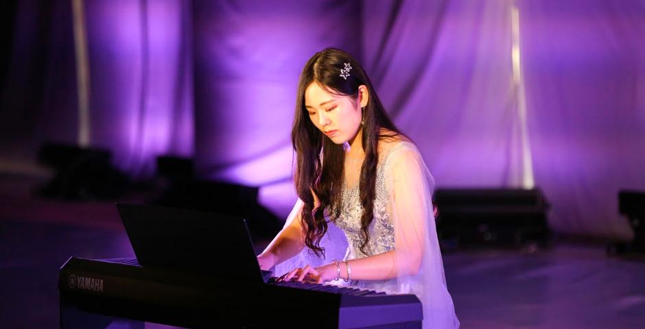 Krystal Gong ’22 playing “Summer” by Joe Hisaishi.
