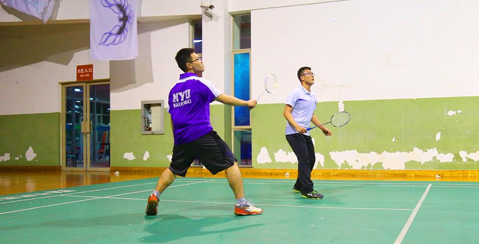 NYU Shanghai and Shanghai University of International Business and Economics squared off in several men’s and women’s matches on March 14th in Songjiang District. (Photo by: Xinyi Xu)