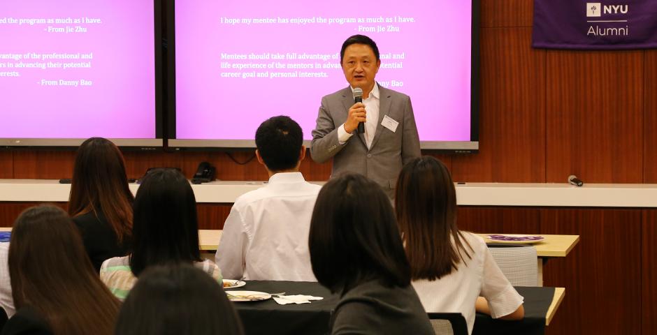 The NYU Executive Alumni Mentor Program allows NYU Shanghai students to connect with executive level NYU alumni currently working in Asia and start building their professional network outside of the school community. On October 14, 32 students had the first opportunity to meet with their mentors who will be offering them expert insight and advice with careers in industry-leading companies ranging from Kohlberg Kravis Roberts to Intel. (Photos by: NYU Shanghai)