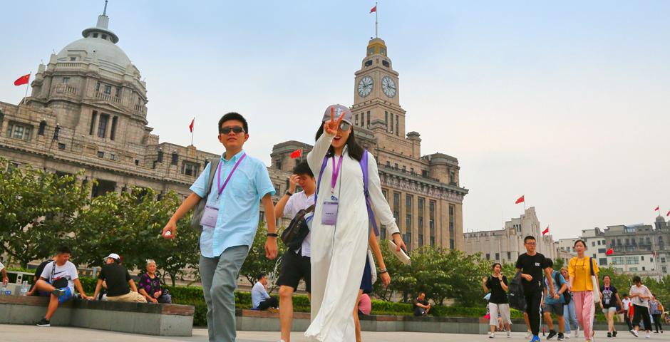 First Bund challenge: Take a photo with 10 flags of China in it. Check  ✓ (Photo by: NYU Shanghai)