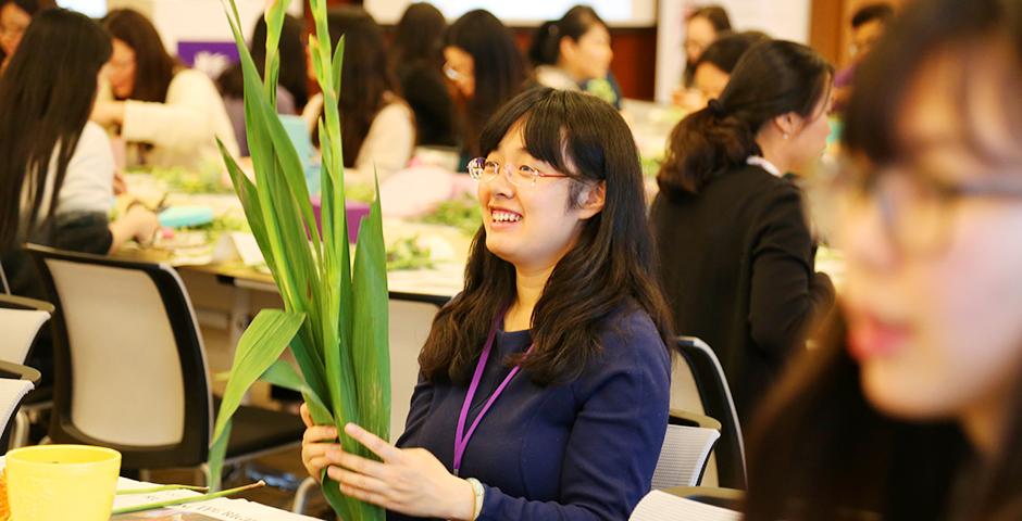 March 8, Women&#039;s Day was in full bloom with an afternoon of NYU Shanghai&#039;s special ladies getting creative with DIY flower arrangements for the office or home. Many thanks to HR for such a beautiful arrangement! (Photo by: NYU Shanghai)