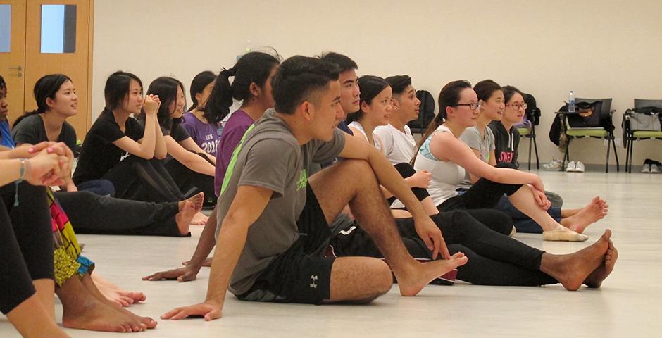 Dance professor Aly Rose prepped students for two high-energy routines on March 31 which featured modern dance, jazz and hip-hop choreography. (Photo by: NYU Shanghai)