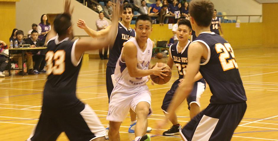 NYU Shanghai vs Yale-NUS Basketball Game, November 1st, 2014. (Photo by Kevin Pham)