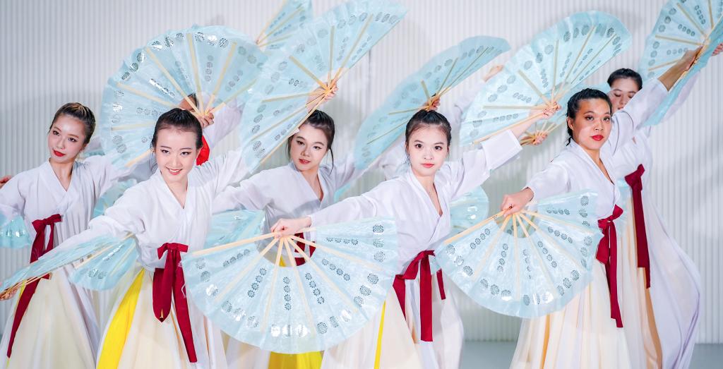 Fall 2024 ended on a high note with a celebration of creativity and achievement! Across campus, students shared their talent and hard work through dynamic performances, exhibitions, and interactive projects, bringing the arts to life and demonstrating the unique spirit of our community.  Pictured: the Dances of Northern China class performed a Chinese Korean double-hand fan dance titled “Wings of the Soul,” at the Fall Dance Concert, Sunday December 8.