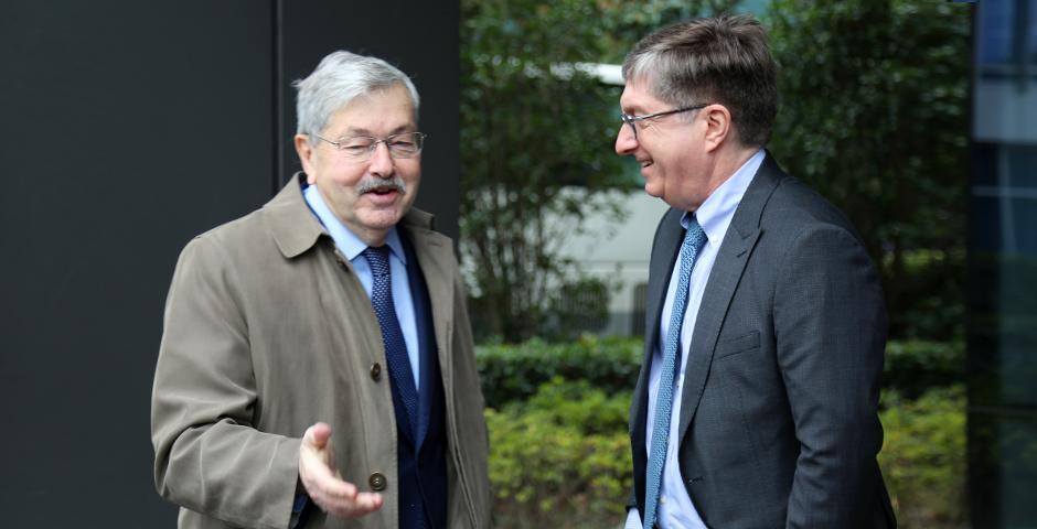 U.S. Ambassador to China Terry Branstad paid a visit to NYU Shanghai on December 7 and fielded questions about U.S.-China relations from students.