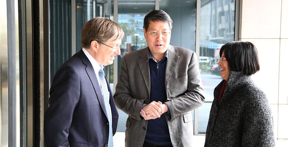 Tiehui Weng, Vice Mayor of Shanghai, visits NYU Shanghai. March 5, 2015. (Photo by Tina Xu)