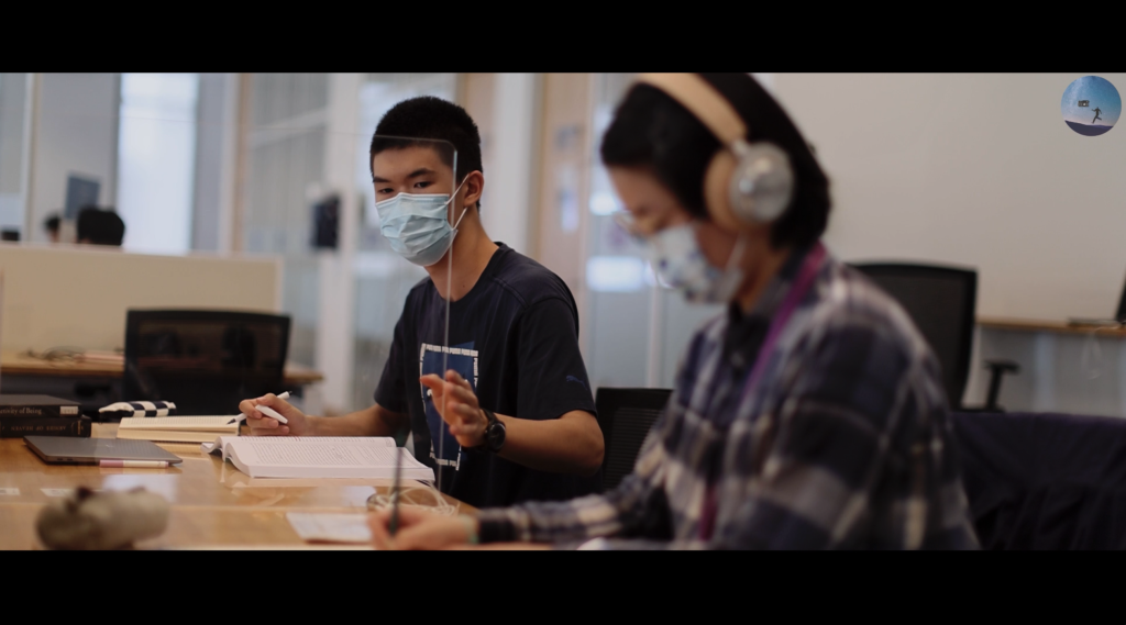 The Note: Zhang Yutan ’24 says she and her teammates initially struggled with conflicting ideas about their assigned object, a mask, until the connection theme showed them the way forward. “All of our previous thoughts were about connection, and since wearing masks makes it harder to talk face-to-face, we began to think about other methods of communication,” Zhang said. Her team’s film ultimately tells the story of two students who stumble into friendship through a book.